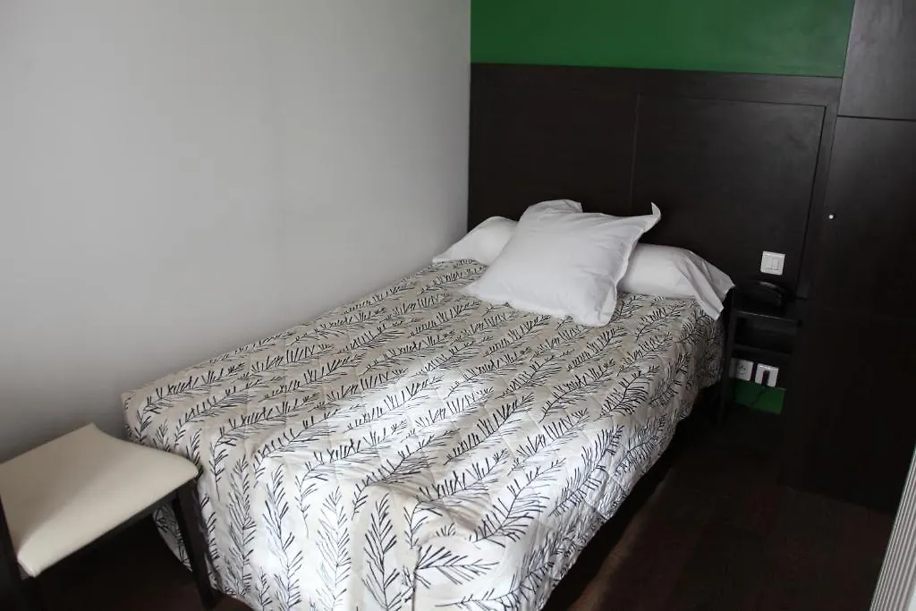 Otel Le Myosotis Paris